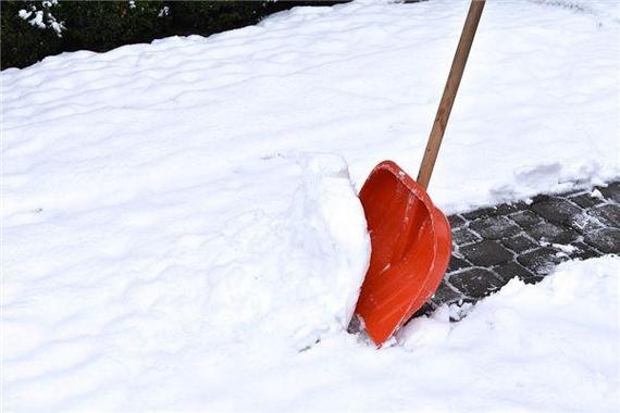 昨晚梦见扫雪_爸爸梦见扫雪什么意思_梦见爸爸扫雪