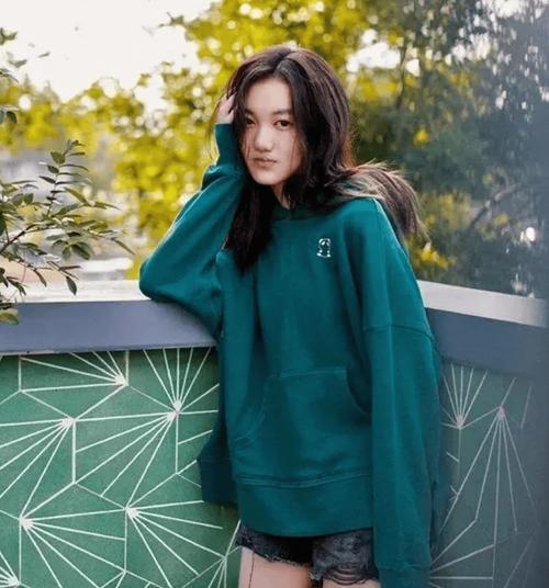 李嫣18岁蜕变经历_李嫣励志故事_李嫣八字命理