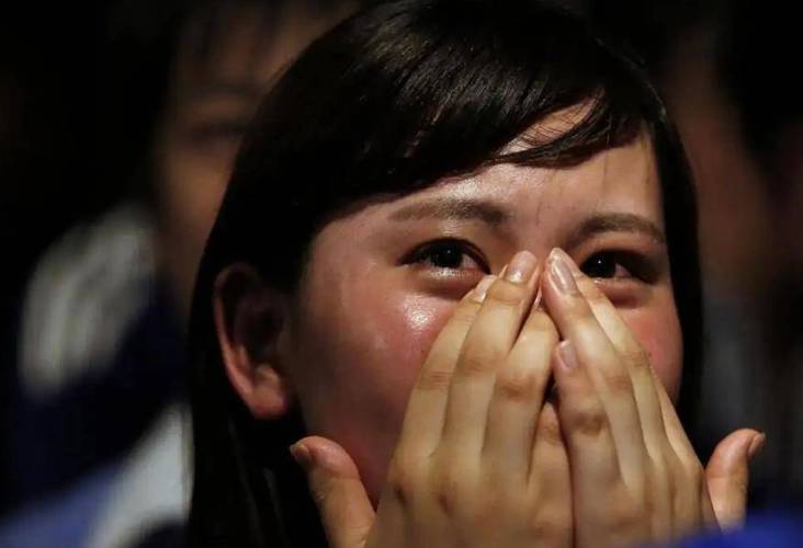 梦见死人的含义_梦见和死人说话握手_梦见已故亲人的心理解析