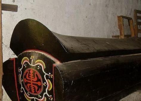 梦见死人预示_孕妇梦见死人躺棺材_梦见棺材寓意