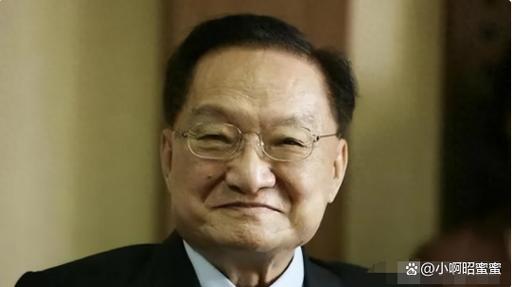 古龙武侠小说比较_传奇游戏起名_古龙经典人物名字分析