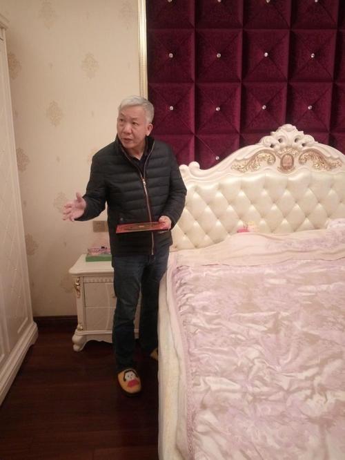 何荣柱起名_何荣柱七柱论命体系_何荣柱四柱八字大师