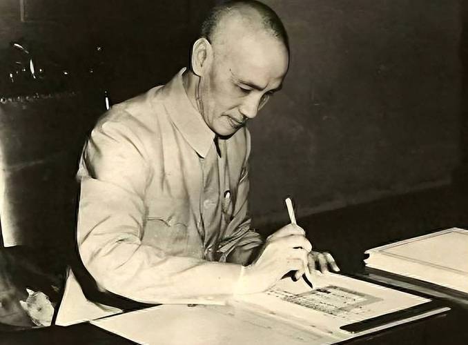 蒋介石胜不离川败不离湾算命 八字预言 蒋介石算命先生预言_八字算命最准