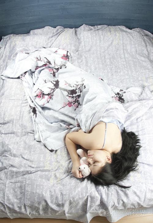 这是真的:梦见躺在床上