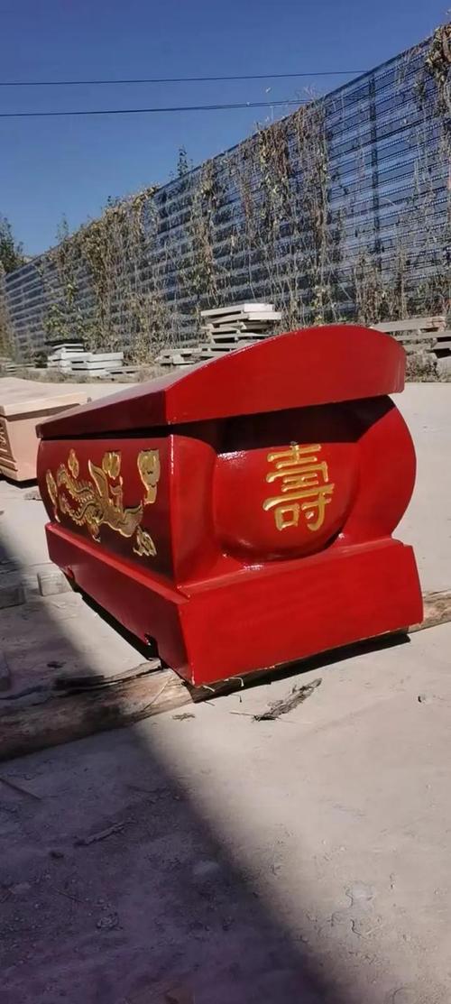 棺材梦的周易五行分析_梦见自己躺棺材里_梦见在棺材里