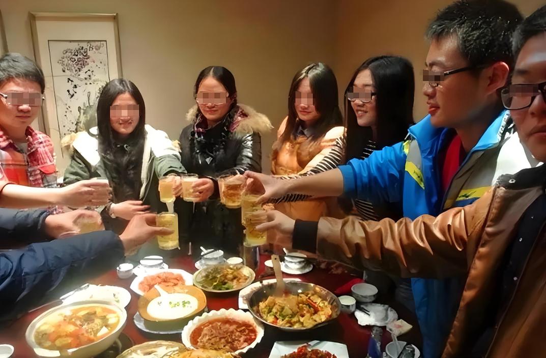 周公解梦 梦见同学聚餐_梦见同学聚会吃饭_梦见同学吃饭的含义