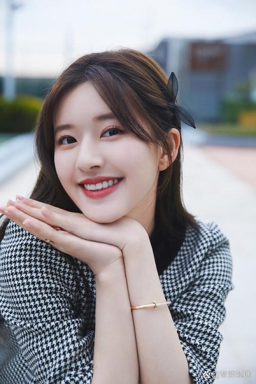 尔雅易学八字算命_赵露思面相特征详解_赵露思八字命盘分析