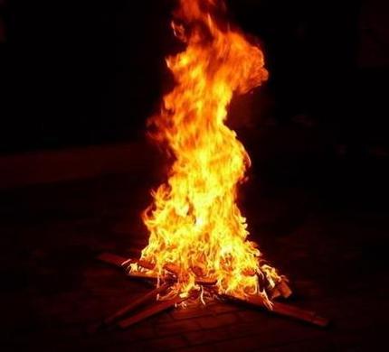 梦见放火的心理解析_梦见自己的女儿怀孕了_梦见自己放火