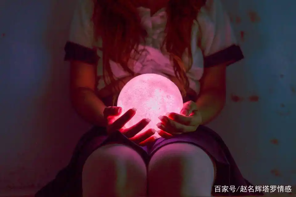 塔罗牌占卜共时性原理_占卜塔罗牌准么_塔罗牌占卜准确性分析